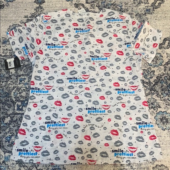 Scrub top - Picture 2 of 2